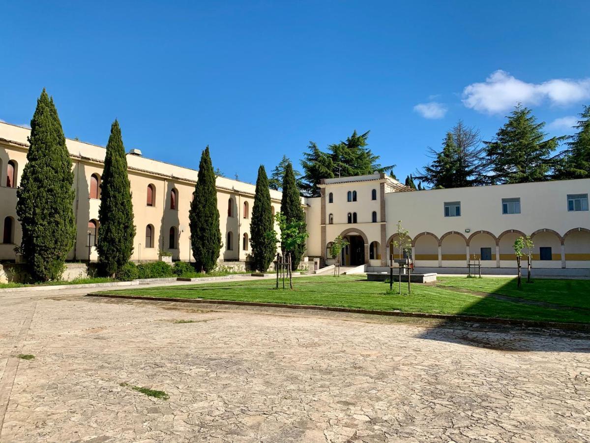 Monastero San Vincenzo - Casa Per Ferie Hotell Bassano Romano Exteriör bild